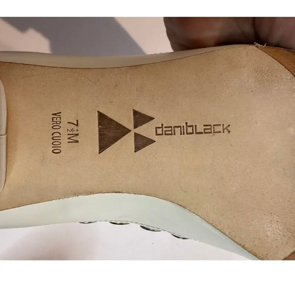daniblack Leather Grommet Peep Toe Flats Women's 7.5 Cream Edgy Chic Mixed Metal